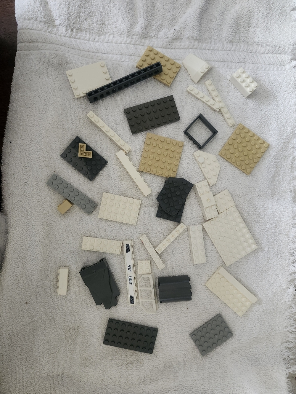 Authentic Lego Lot of Mostly Grey, White & Tan Building Bricks Weighing 1.14 1b - Picture 6 of 7